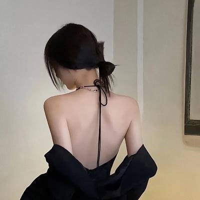 男生女生向前冲
